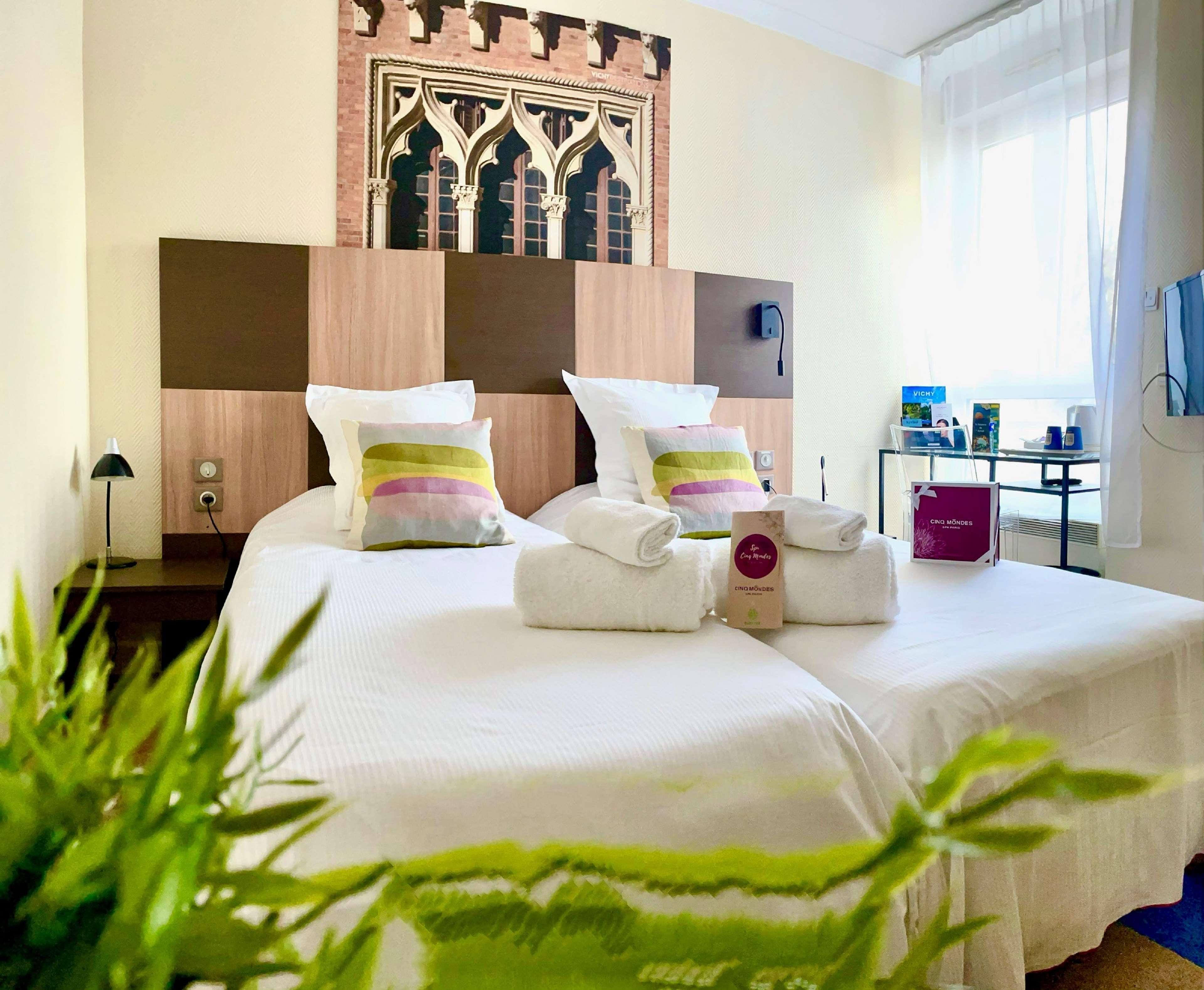 Kyriad Restaurant Centre Spa Vichy Eksteriør bilde