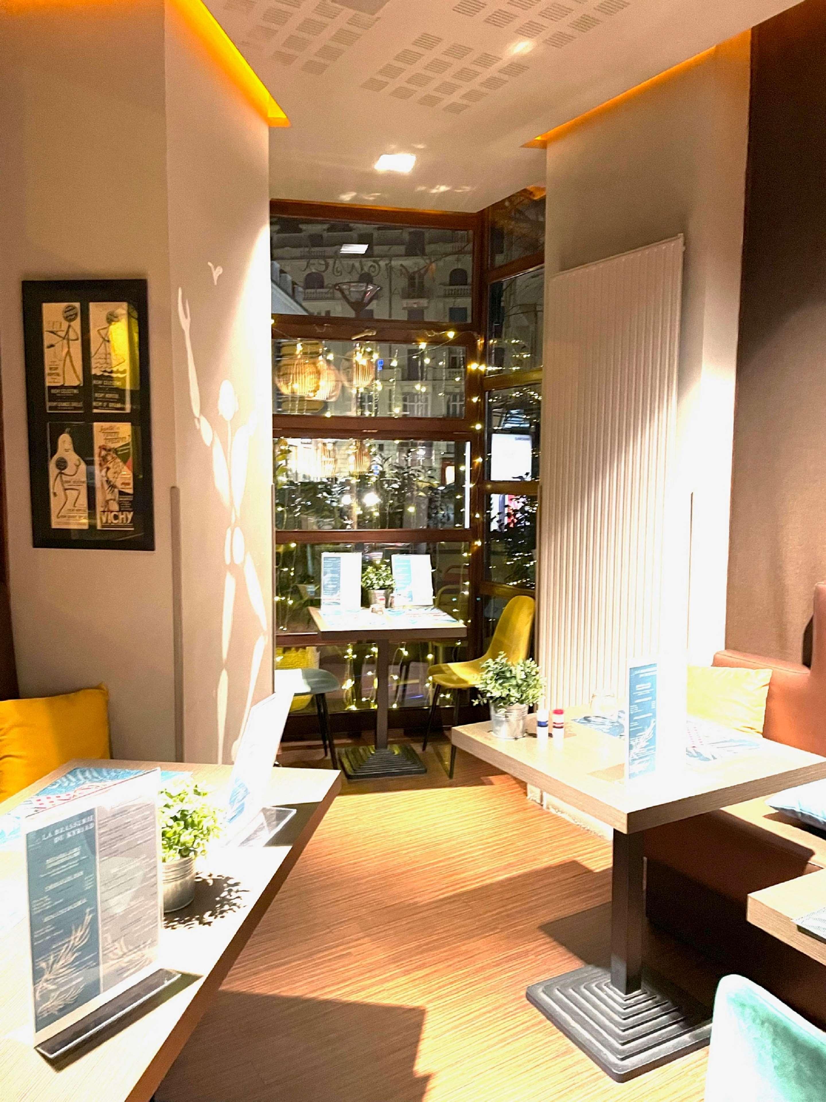 Kyriad Restaurant Centre Spa Vichy Eksteriør bilde